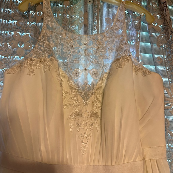 David’s Bridal 20W NWT Wedding Dress - Picture 3 of 3